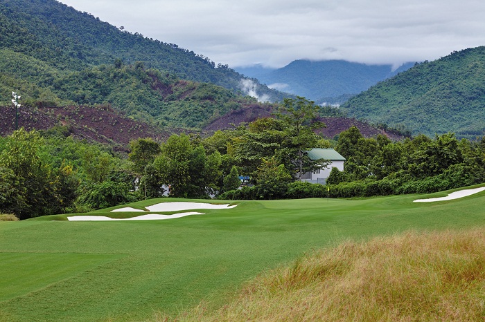 Ba-Na-Hills-Golf-Course-Hole-21348x899