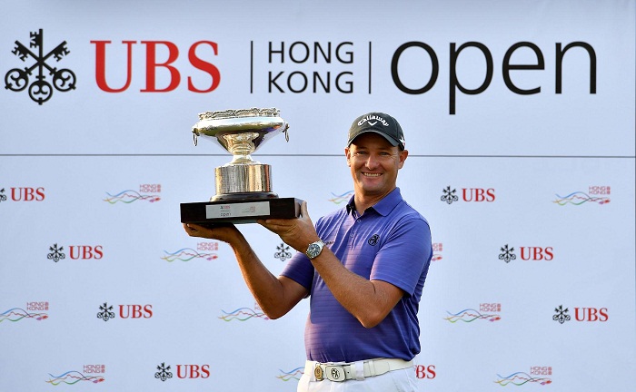 HONG KONG – Sam Brazel of Australia pictured with the winner’s trophy on Sunday December 11, 2016, during the final round of the UBS Hong Kong Open at the Hong Kong Golf Club, Fanling, Hong Kong. The USD$ 2.000.000 event is co-sanctioned between the Asian Tour and the European Tour, December 8-11, 2016. Picture by Paul Lakatos/Asian Tour.
