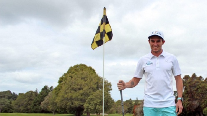 Brad Luiten của New Zealand lập Kỷ lục Guinness về Số hố golf được chơi liên tục nhiều nhất trong 12 giờ/ Ảnh: Stuff.co.nz