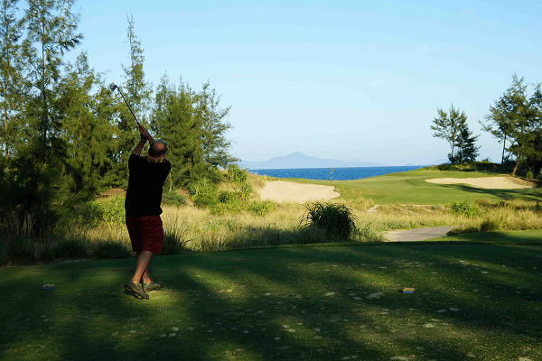 Danang Golf Club - Một trong những sân golf ven biển tốt nhất châu Á