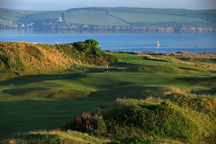 ROCK, CORNWALL - MAY 24: The approach to the green on the par 4, 1st hole at the St Enodoc Golf Club, on May 24, in Rock, England. (Photo by David Cannon/Getty Images)