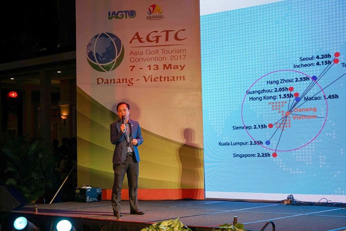Mr. Nguyen Xuan Binh - Deputy Director of Da Nang Tourism Department introduces the beauty and potential of Vietnam for golf tourism to all guests and delegates at the Gala Dinner/ Credit: VGM