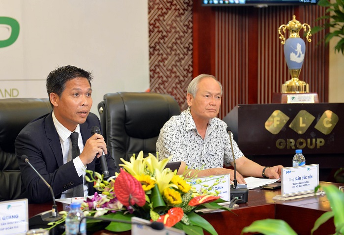 Ông Trần Đức Tiến - Trưởng Ban Kiểm tra Hiệp hội Golf Việt Nam (phải). (Ảnh: Quang Thắng)