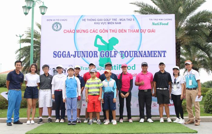 Kang Seok vô địch SGGA-Junior Golf Tournament-Tranh cúp Nutifood