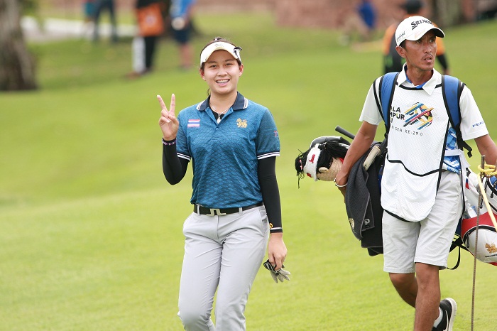 Atthaya Thitikul, golfer 14 tuối người Thailand. Cô đã từng vô địch giải chuyên nghiệp Laddies European Thailand Championship