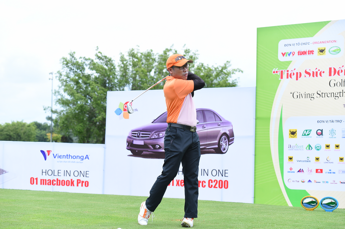 Cú HIO chưa may mắn của golfer Trần Quang Vinh - nhà tài trợ giải