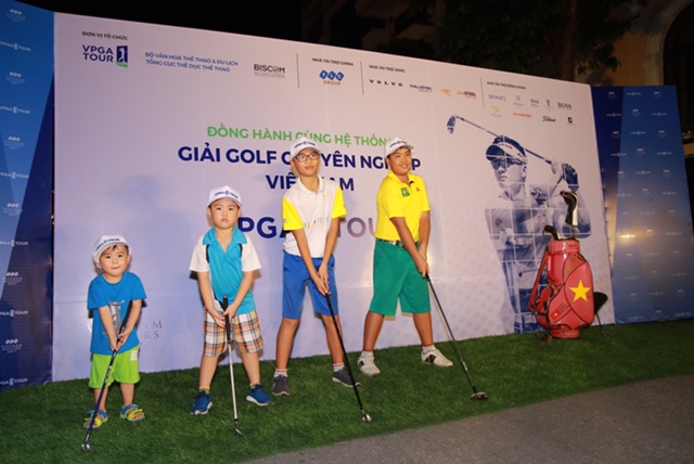 4 cậu con trai của golfer Nguyễn Quang Hạnh