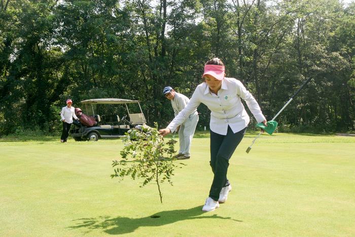 Chơi golf ở Triều Tiên 7