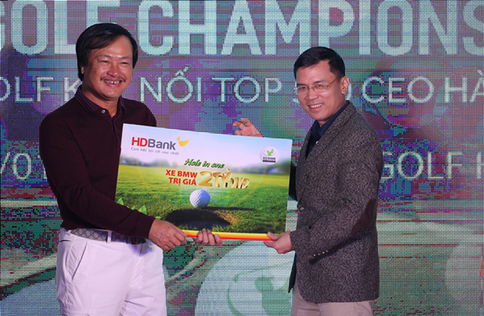 Golfer Nguyễn Đăng Quang nhận giải HIO