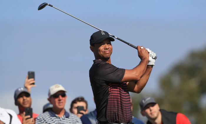 Tiger Woods đánh par ở vòng 1