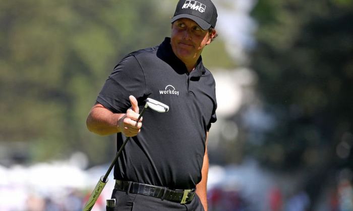 Phil Mickelson trở thành tay golf nhiều tuổi nhất vô địch 1 giải WGC