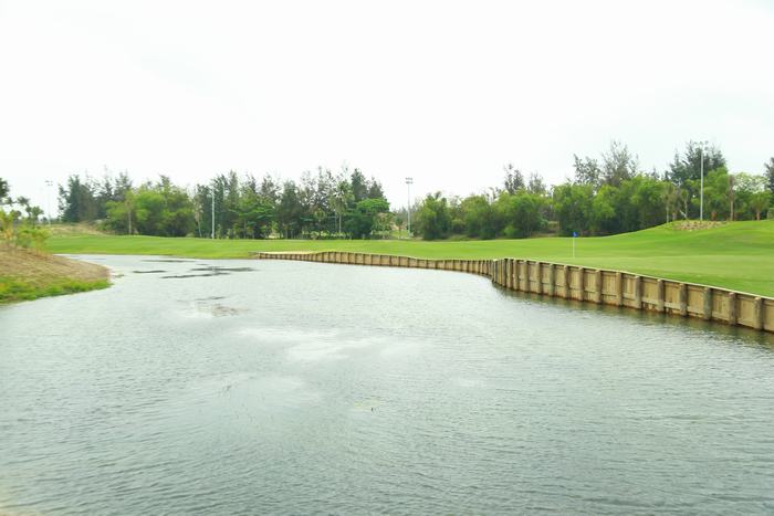Sân golf phong cách bờ kè đầu tiên của Châu Á tại Đà Nẵng