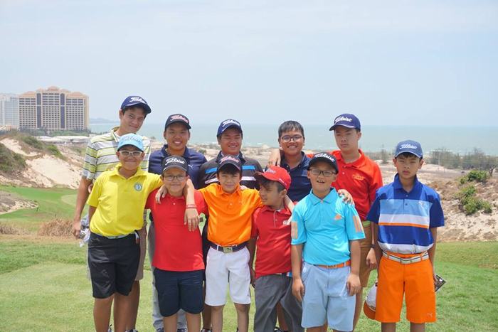11 golfer nhí có chuyến đi luyện tập ở Hồ Tràm