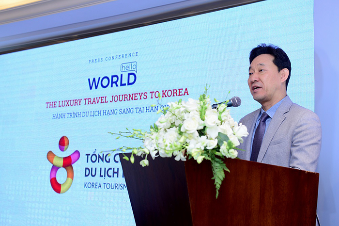 Ông Jung Chang Wook - Trưởng đại diện Tổng cục du lịch Hàn Quốc tại Viet Nam phát biểu khai mạc buổi họp báo