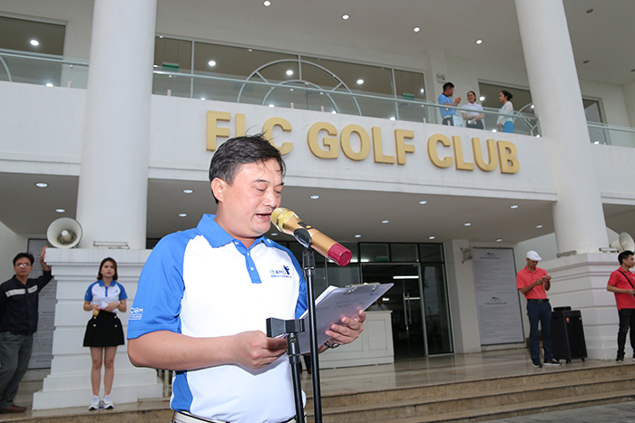 Ông Nguyễn Tiến Dũng - TGĐ Cty CP Đầu tư và Khoáng sản FLC AMD phát biểu tại lễ khai mạc giải