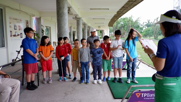 Khóa dạy golf miễn phí cho trẻ hè 2018