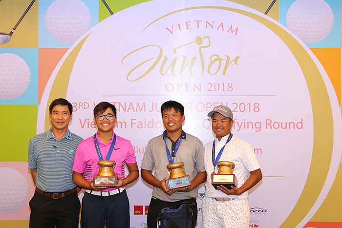 Các golf thủ đoạt giải bảng U16 Nam: Nguyễn Vũ Quốc Anh (Nhất), Nguyễn Nhất Long (Nhì) và Trần Lam (Ba)