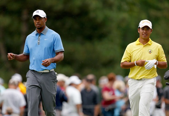 Tiger Woods (trái) và Hideki Matsuyama