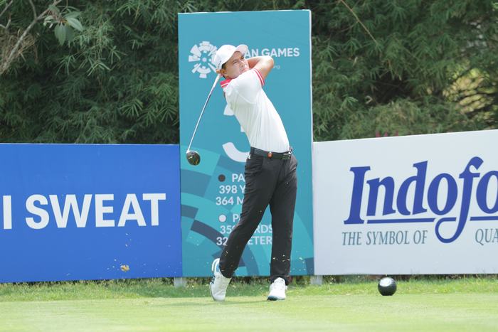 Golfer Thái Trung Hiếu chơi không tồi trong lần đầu tiên khoác áo tuyển Quốc gia. 