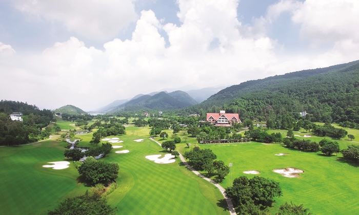 18 hố tiêu chuẩn quốc tế của sân golf Tam Đảo được thiết kế bởi Tập đoàn IMG