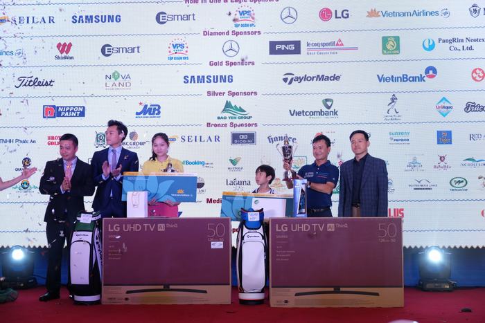 Golfer Đỗ Anh Đức và golfer trẻ Đoàn Xuân Khuê Minh giành Best Gross của giải đấu
