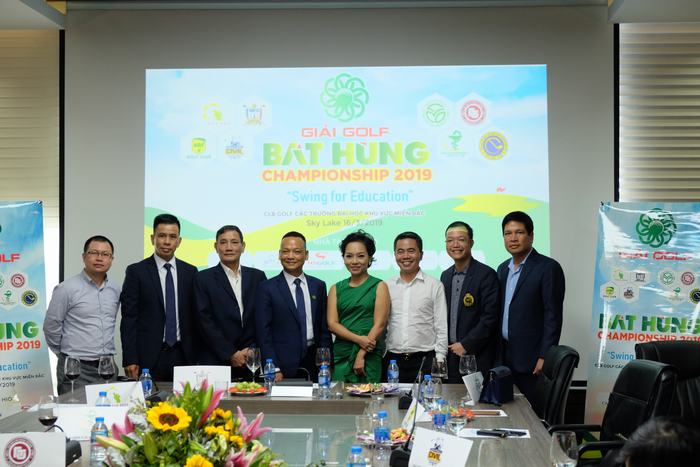 Đại diện của 8 trường Đại học