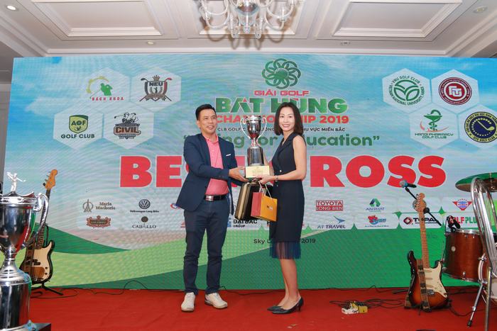Golfer Nguyễn Thu Hương giành Best Gross với 81 gậy
