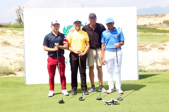 Trái-phải: Anh Tuấn, Trần Lam, Greg Norman, Bảo Long