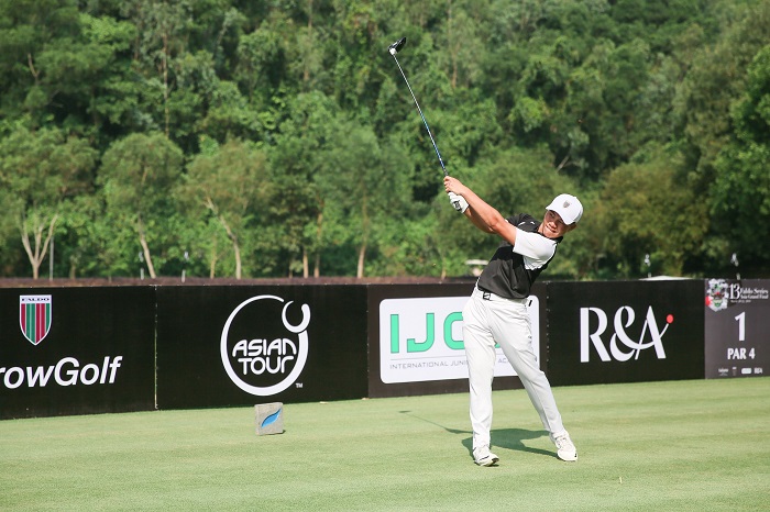 Chen Ting-yu thực hiện việc phát bóng trong vòng thi đấu đầu tiên trong giải Chung Kết Faldo Series Châu Á lần thứ 13 tại sân Golf Laguna Lăng Cô.