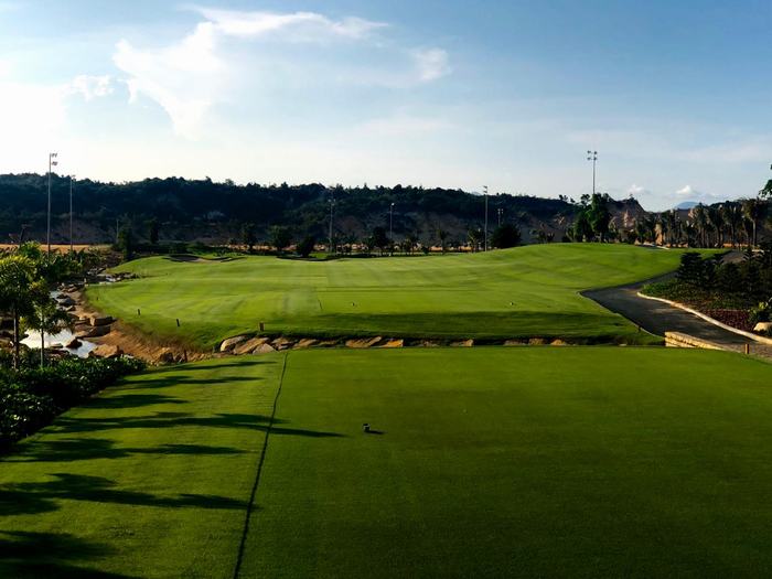 Sân golf 9 hố do huyền thoại Greg Norman thiết kế chuẩn bị được ra mắt