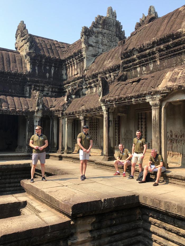 Các đại biểu thăm quan Angkor Wat
