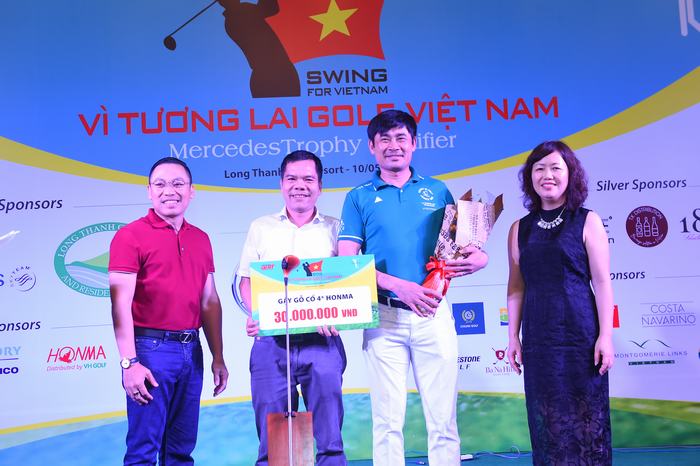 Chương trình đấu giá chiếc gậy Honma gỗ cổ có tuổi đời 30 năm