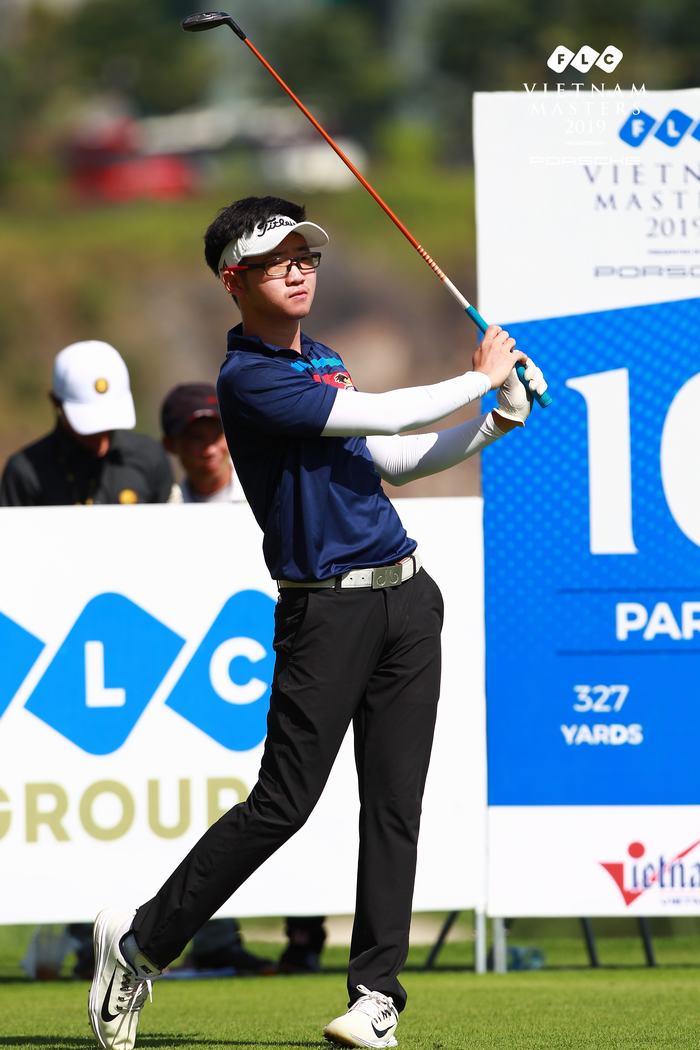 Golfer nghiệp dư trẻ Varuth Nguyễn