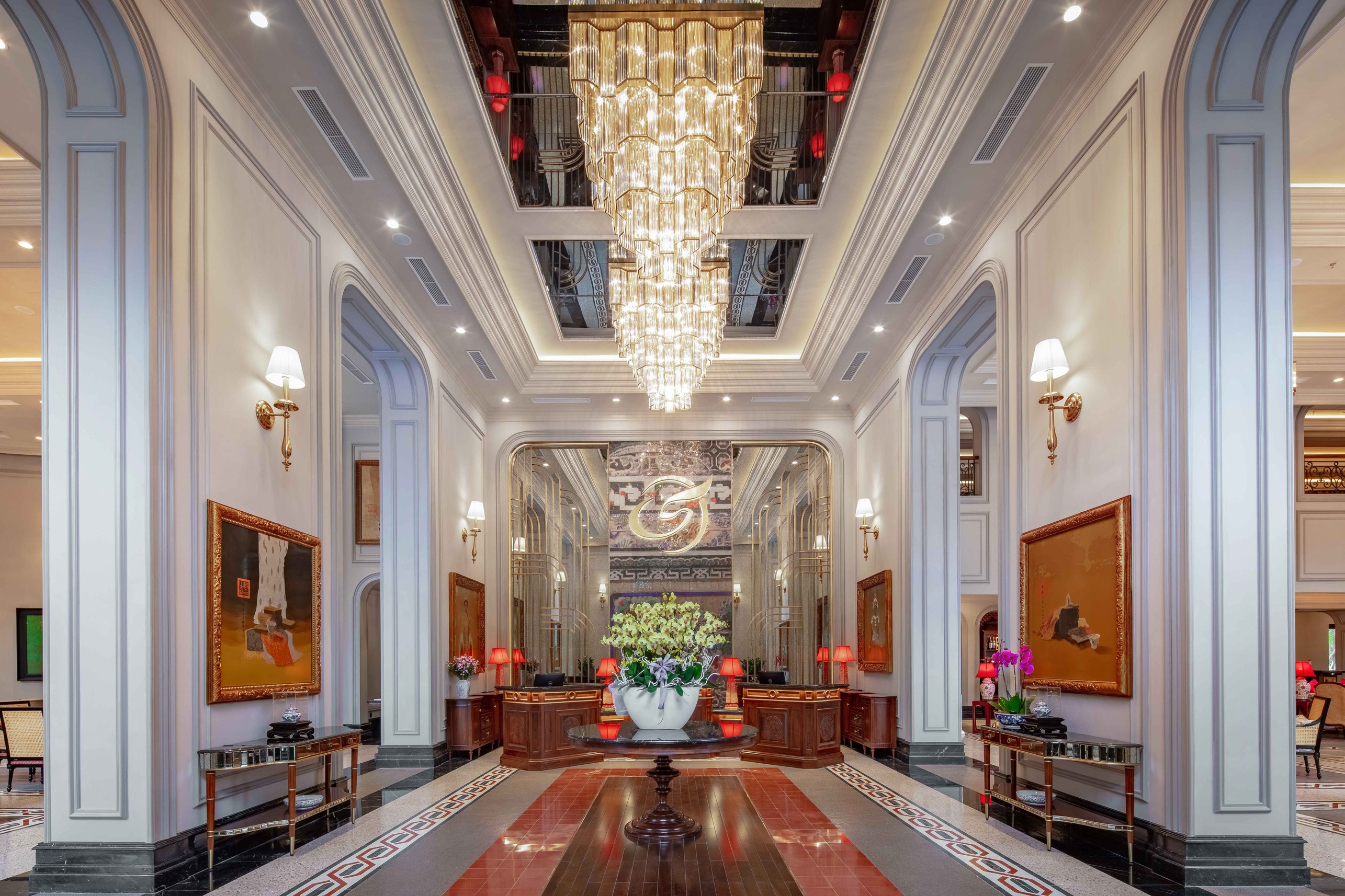 Từng chi tiết được chăm chút đến độ hoàn mỹ tại đại sảnh của Silk Path Grand Huế Hotel & Spa