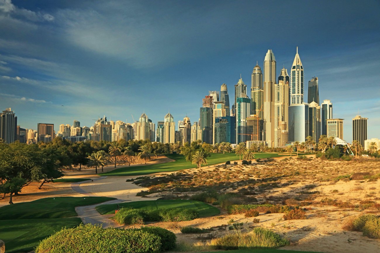 Бенгати дубай. Majlis course, Дубай. Dubai Skyline. Эмираты. Дубай 2010.