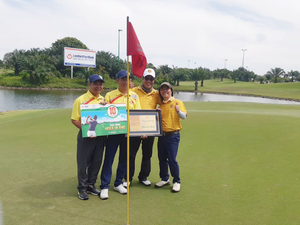 golfer Đỗ Quang Huy đại diện CLB Golf Xứ Thanh là người duy nhất đạt cú HIO tại giải
