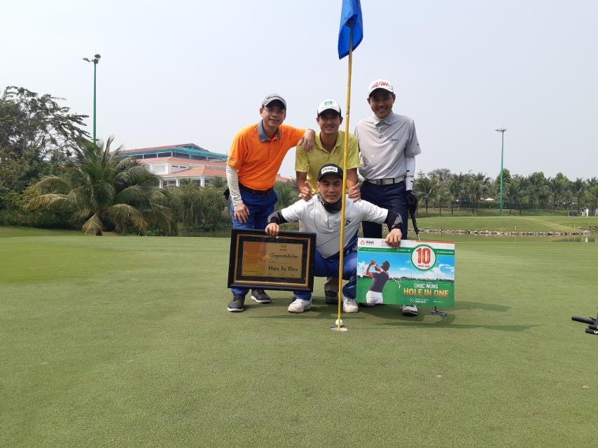 Golfer Hứa Thành Văn và cú HIO tại hố 5D, sân golf Tân Sơn Nhất