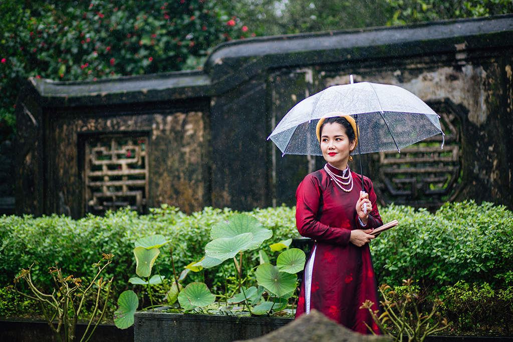 Khoảnh khắc mưa lãng mạn tại nhà vườn An Hiên