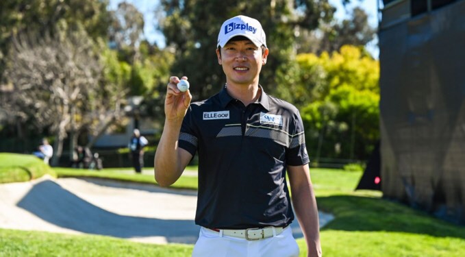 Golfer người Hàn Quốc Kim Tae Hoon ghi điểm Hole in One ngay vòng đấu đầu tiên