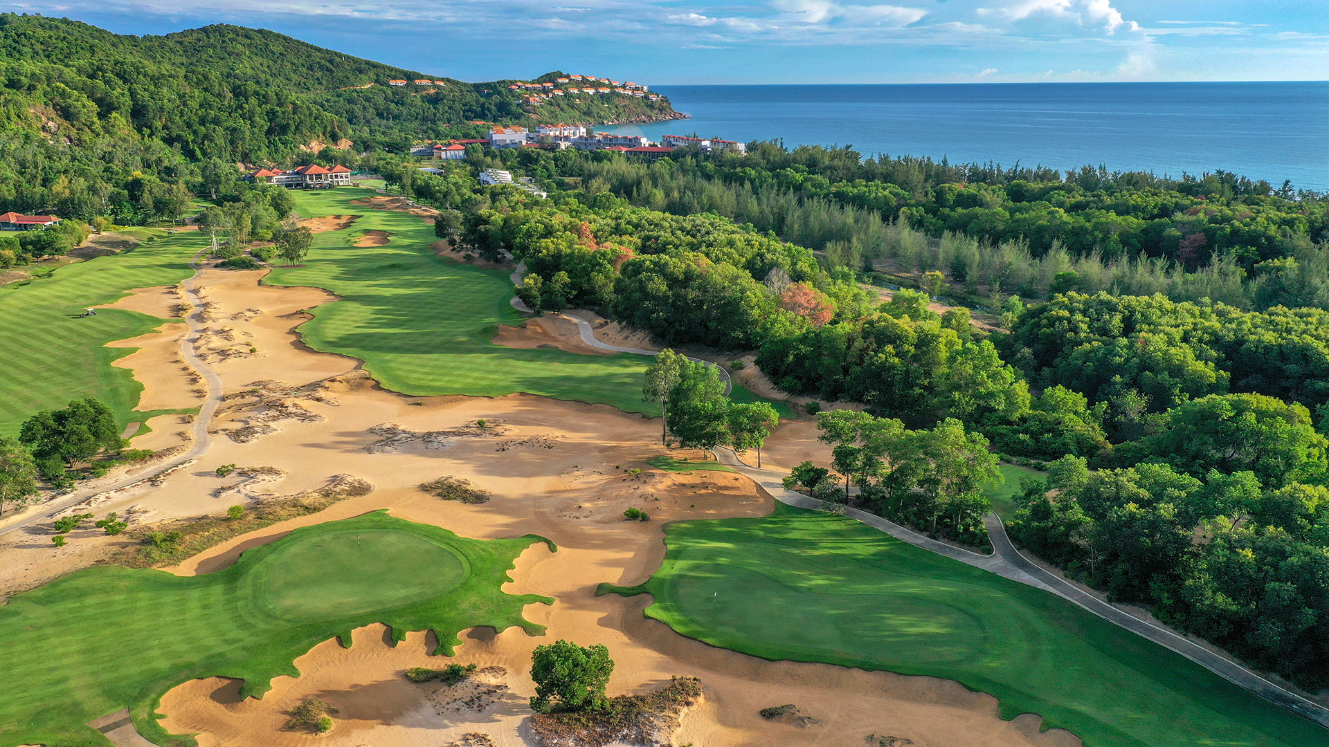 Sân golf Laguna Lăng Cô được bình chọn sân golf Tốt nhất Vietnam 2019