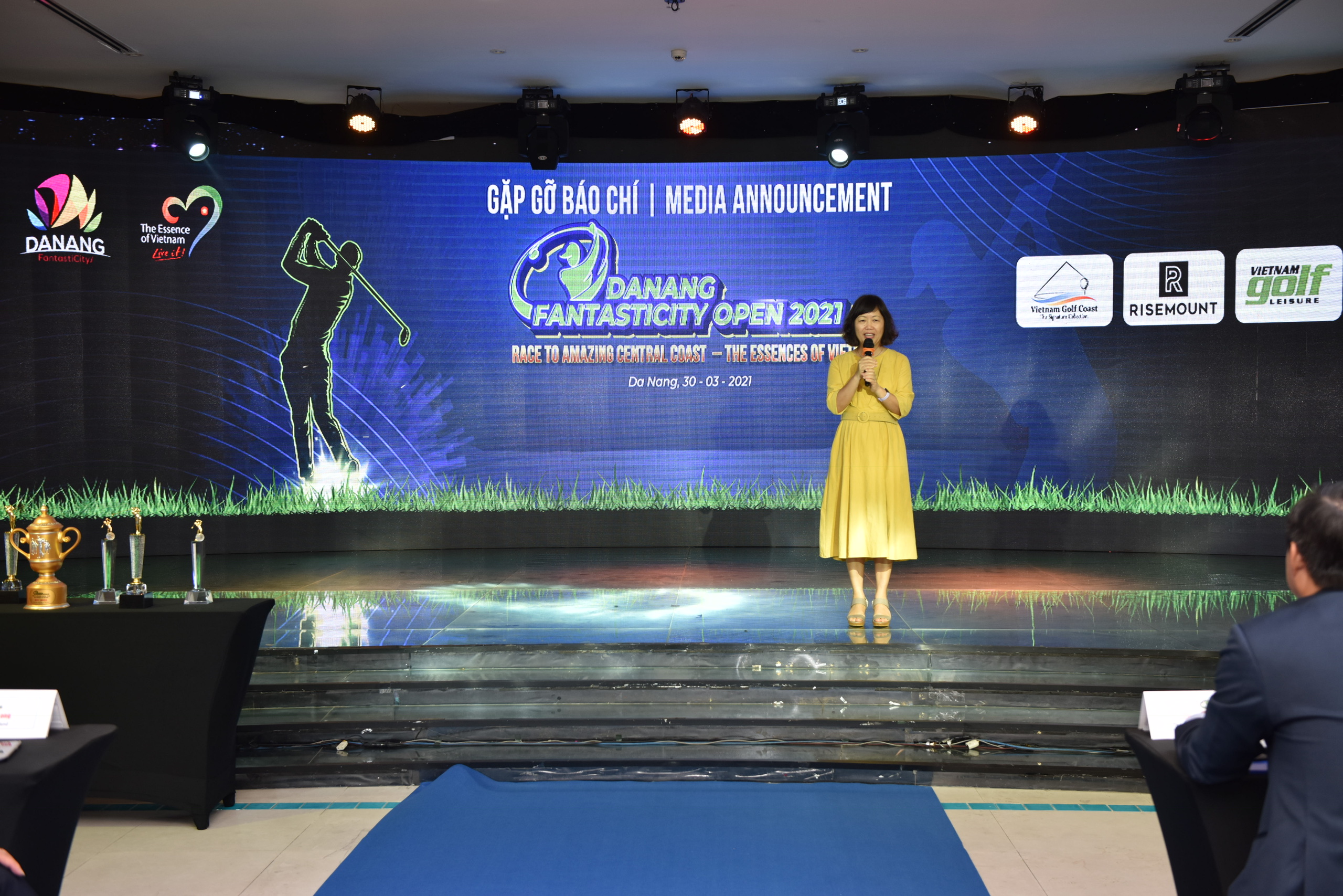 Bà Vũ Vân Yến - Giám đốc Tạp chí Golf & Leisure chia sẻ tại sự kiện
