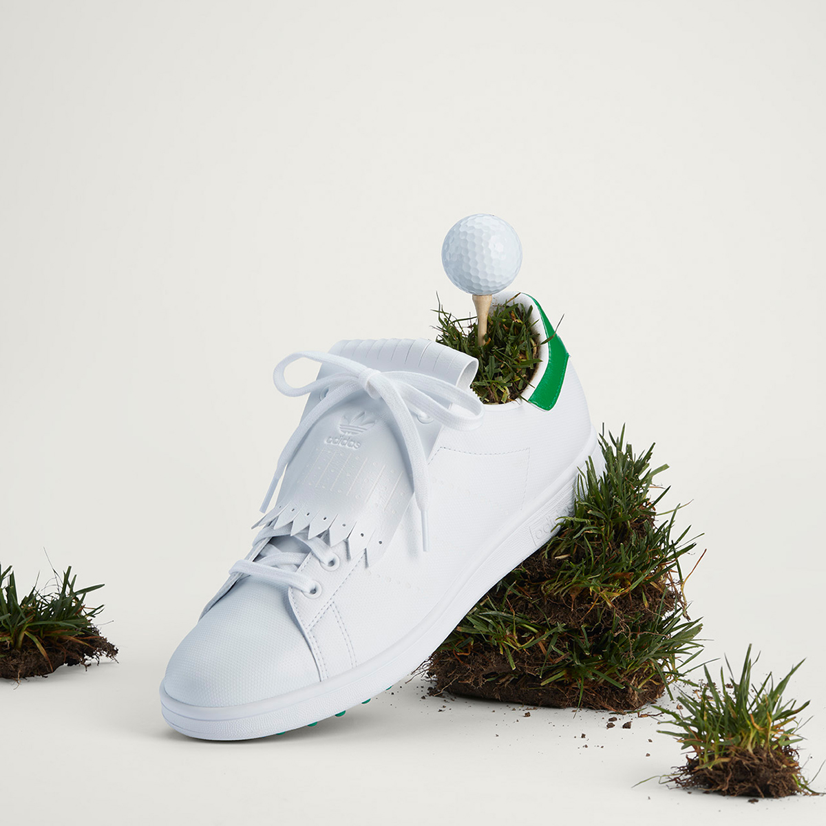 Mặt trên PRIMEGREEN được làm từ vật liệu tái chế hiệu suất cao như một phần trong sứ mệnh LOẠI BỎ RÁC THẢI NHỰA của adidas