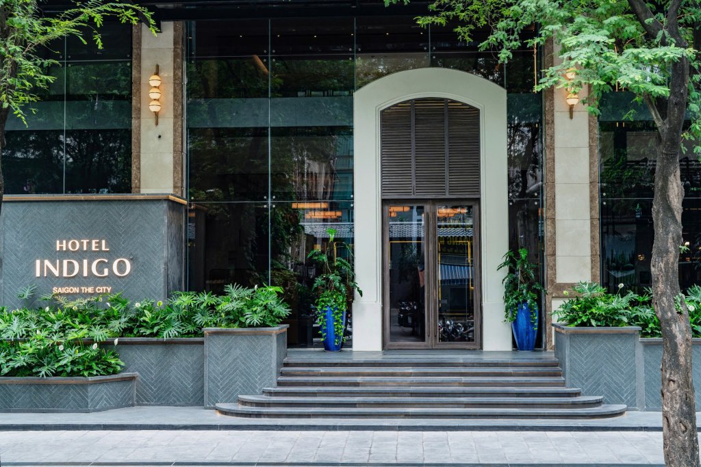 Góc hẻm Sài Gòn đầy sắc màu giữa lòng khách sạn Boutique