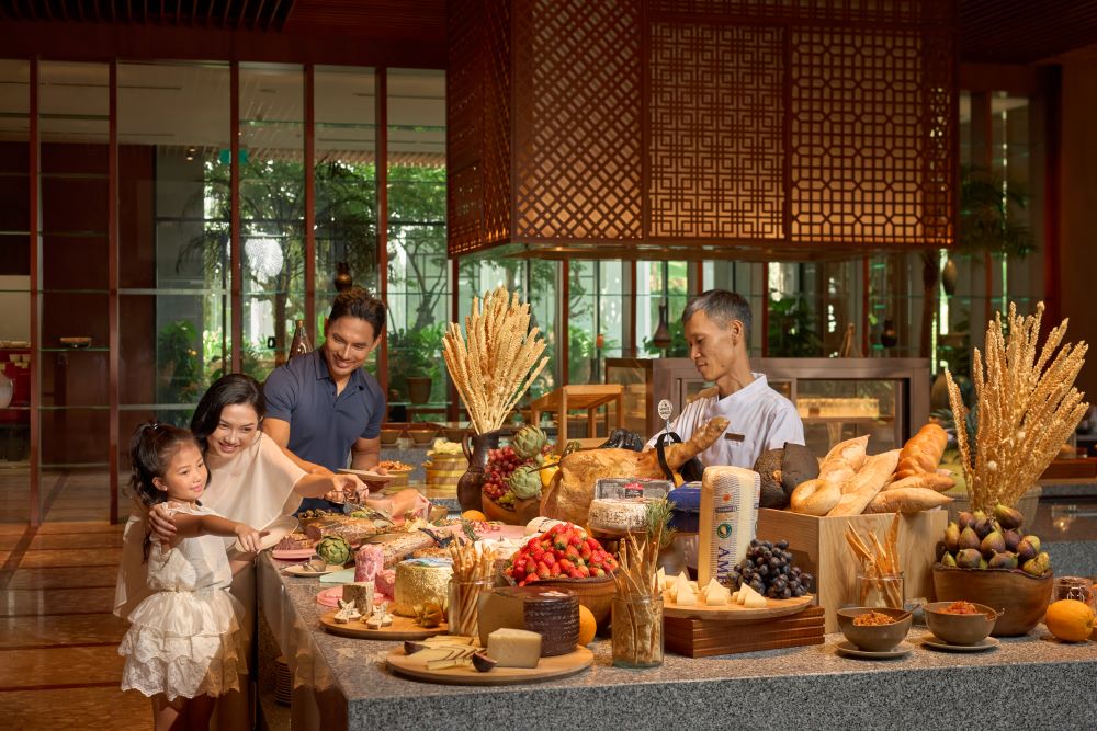 JW_Marriott_Cam_Ranh_Bay_Resort__amp;_Spa_Festive_Celebration_Clay_Craft.jpg (141 KB)