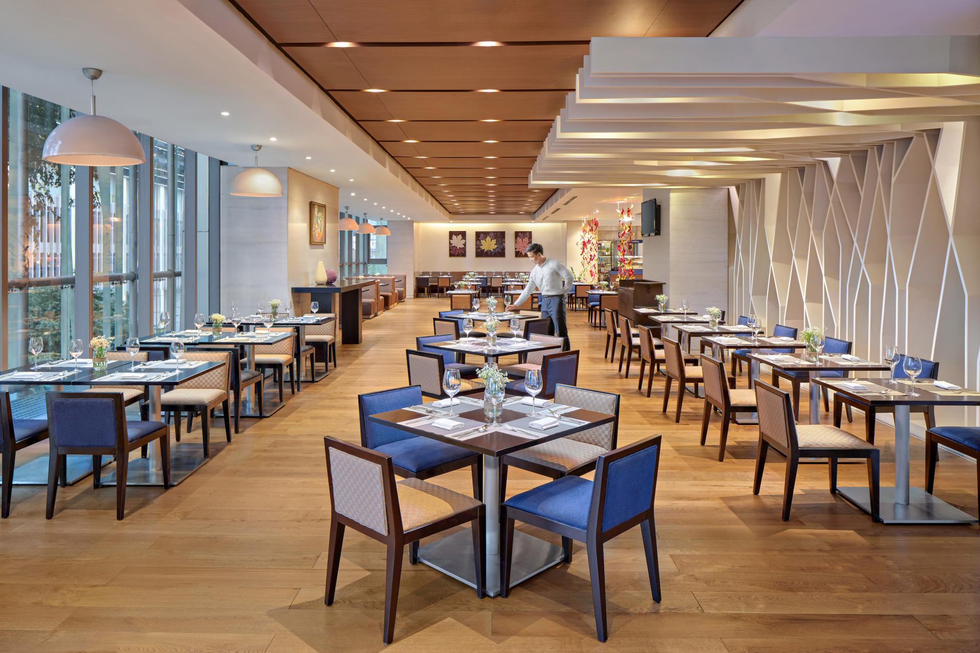 3_-_Food_Exchange_Restaurant.jpg (989 KB)