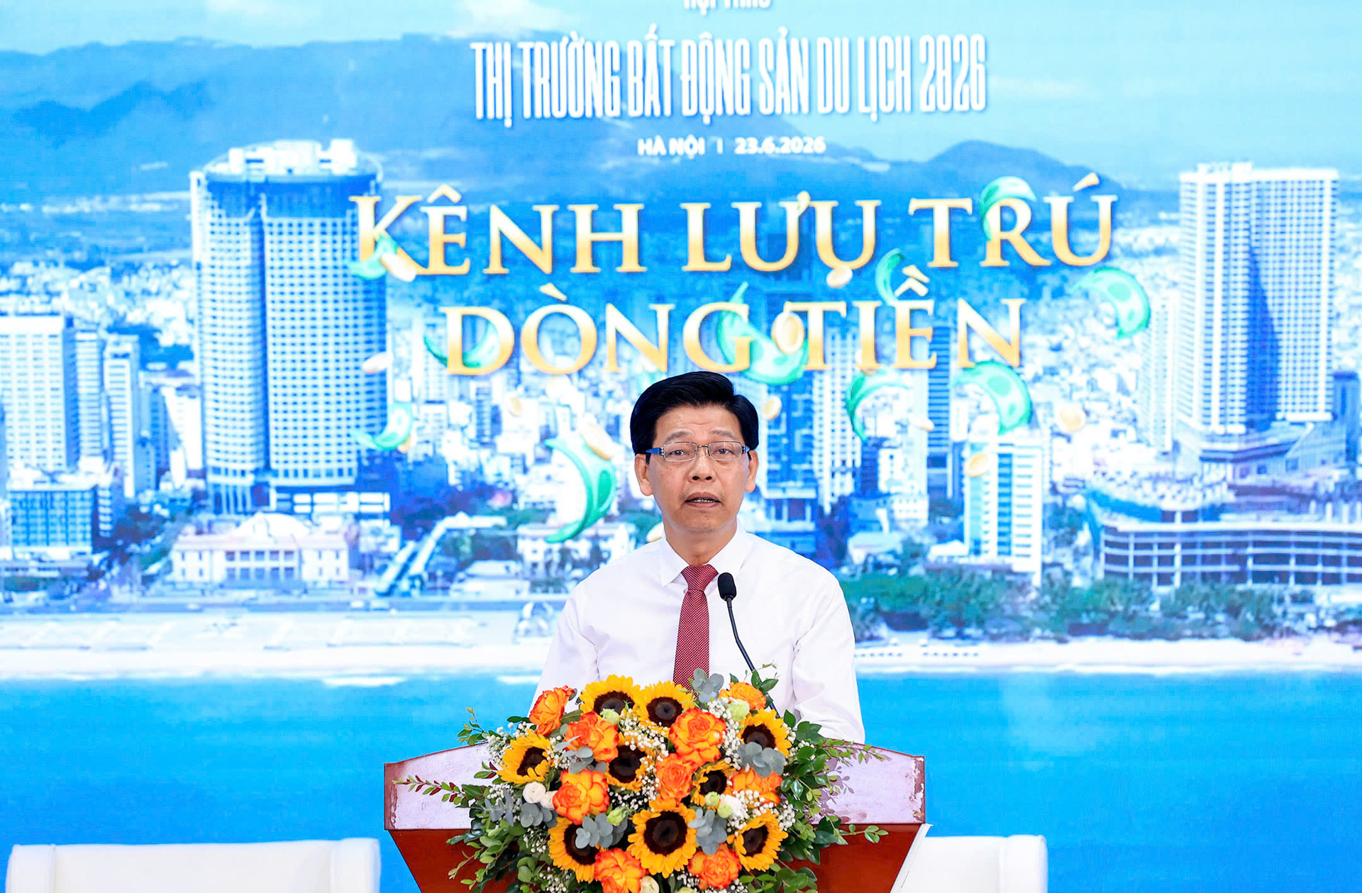 Ong_Pham_Van_Hoanh_-_Tong_bien_tap_Bao_Tai_chinh_-_Dau_tu_phat_bieu_khai_mac_(1).jpg (1.10 MB)
