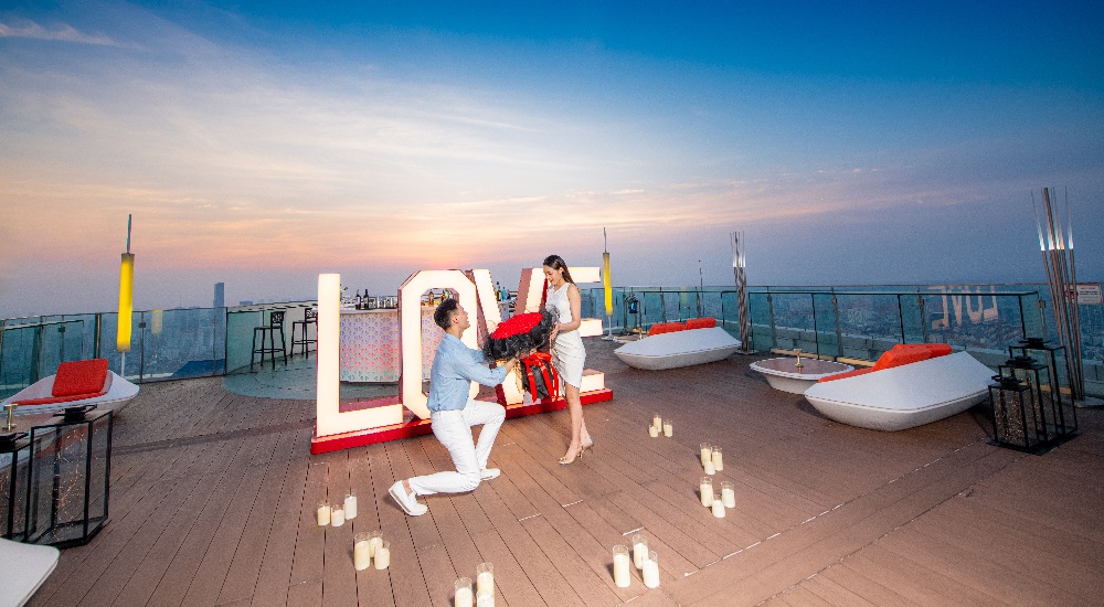 Top of Hanoi - The best total entertainment skybar 