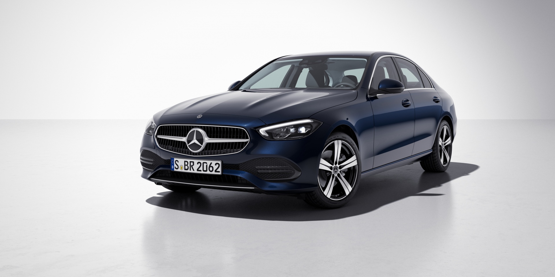 Mercedes-Benz Việt Nam giới thiệu 6 dòng xe chiến lược