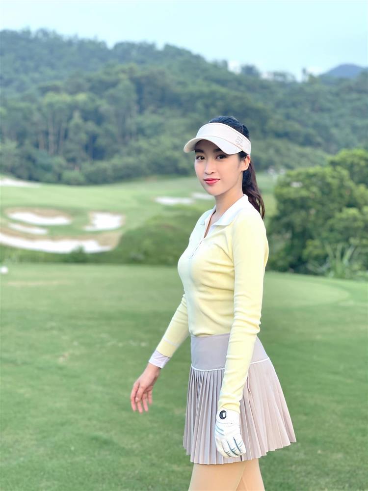 Ai là người diện thời trang chơi golf đẹp nhất trong số các mỹ nhân xứ Hàn