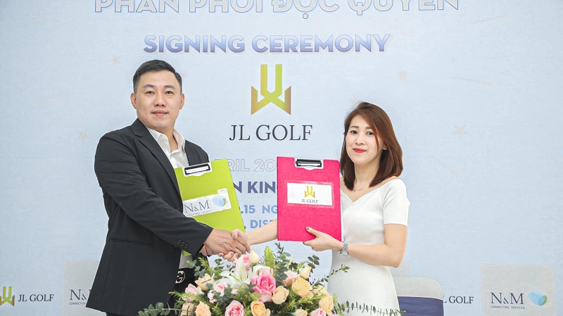 Tháng 4/2021, công ty N&M Việt Nam cũng chính thức ký hợp tác phân phối độc quyền hệ thống máy JL Golf, phiên bản nâng cấp của MS Golf nổi tiếng tại Hàn Quốc, nay chính thức có mặt và ưu việt hoá dành cho golfer Việt Nam